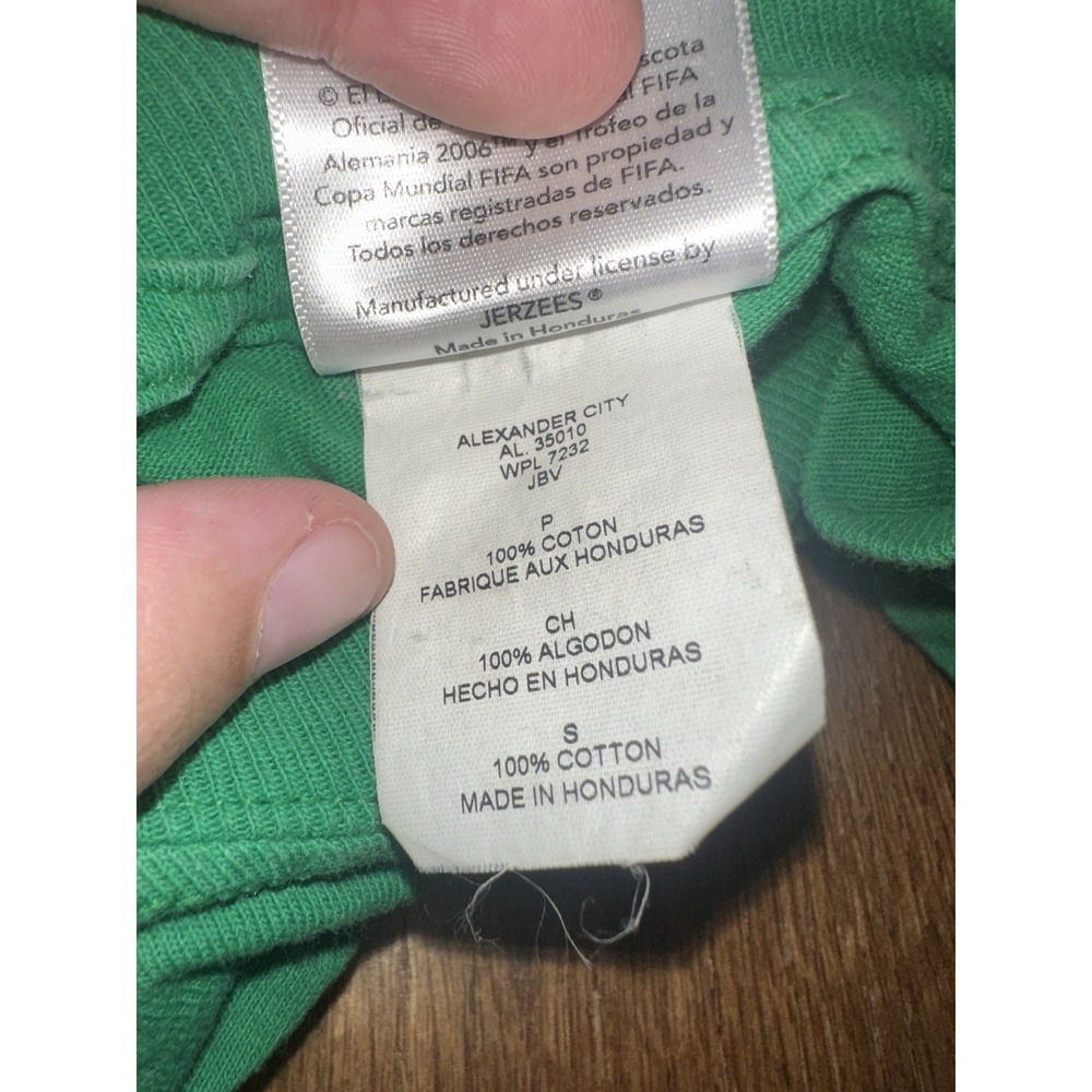 VINTAGE 2006 GERMANY FIFA WORLD CUP BRASIL T SHIRT Size Small Green - Picture 7 of 7